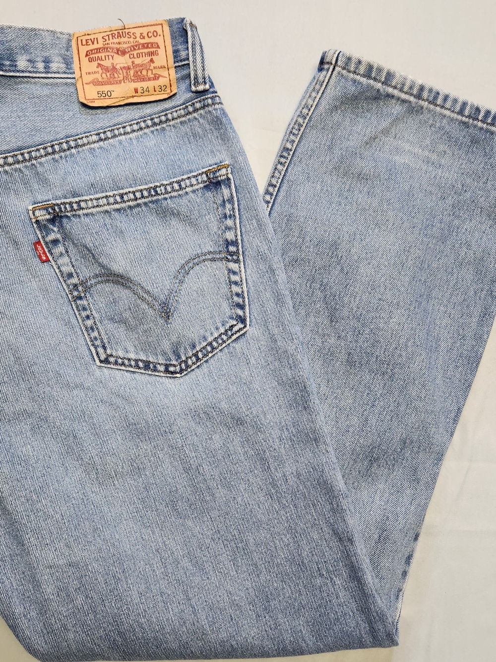 VTG Levi's 550 Jeans Mens 34x32 Blue Relaxed Fit Y2K Pockets Denim Light Wash